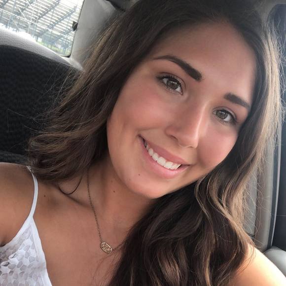 Meet your Posher, Ava - Picture 1 of 1